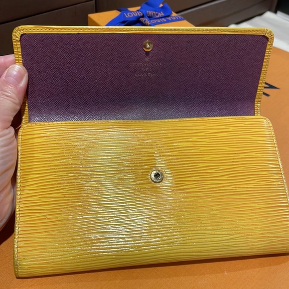 SOLD 💛💛Authentic Yellow Louis Vuitton Trifold Long Wallet - Picture 3 of 16
